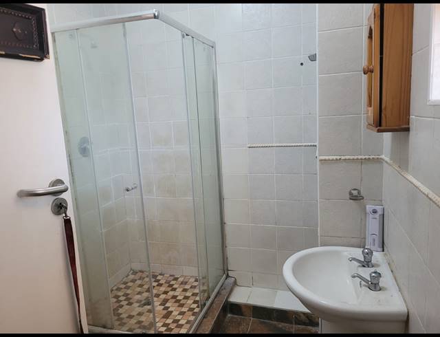 1.5 BEDROOM FLAT TO LET IN MORNINGSIDE